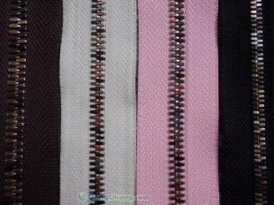 廠家直供金屬拉鏈、尼龍拉鏈、壓塑拉鏈_紡織、皮革_世界工廠網中國產品信息庫